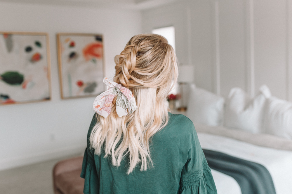 10 ways to wear a hair scarf for medium length hair with www.twistmepretty.com