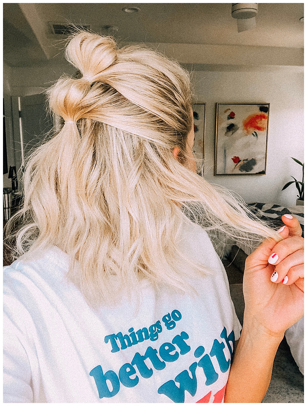 If you’ve been stuck in a hairstyle rut then you are going to love this triple bubble ponytail. It’s simple and stylish and works even better on second or third day hair.